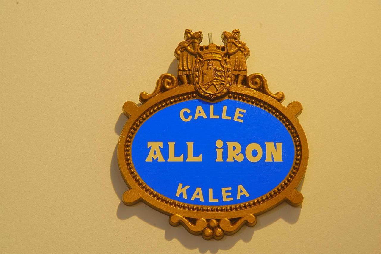 All Iron Hostel Bilbao Exterior photo