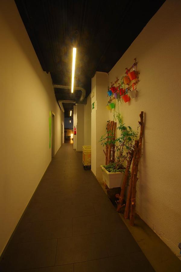 All Iron Hostel Bilbao Exterior photo