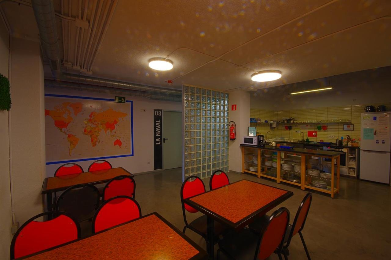 All Iron Hostel Bilbao Exterior photo