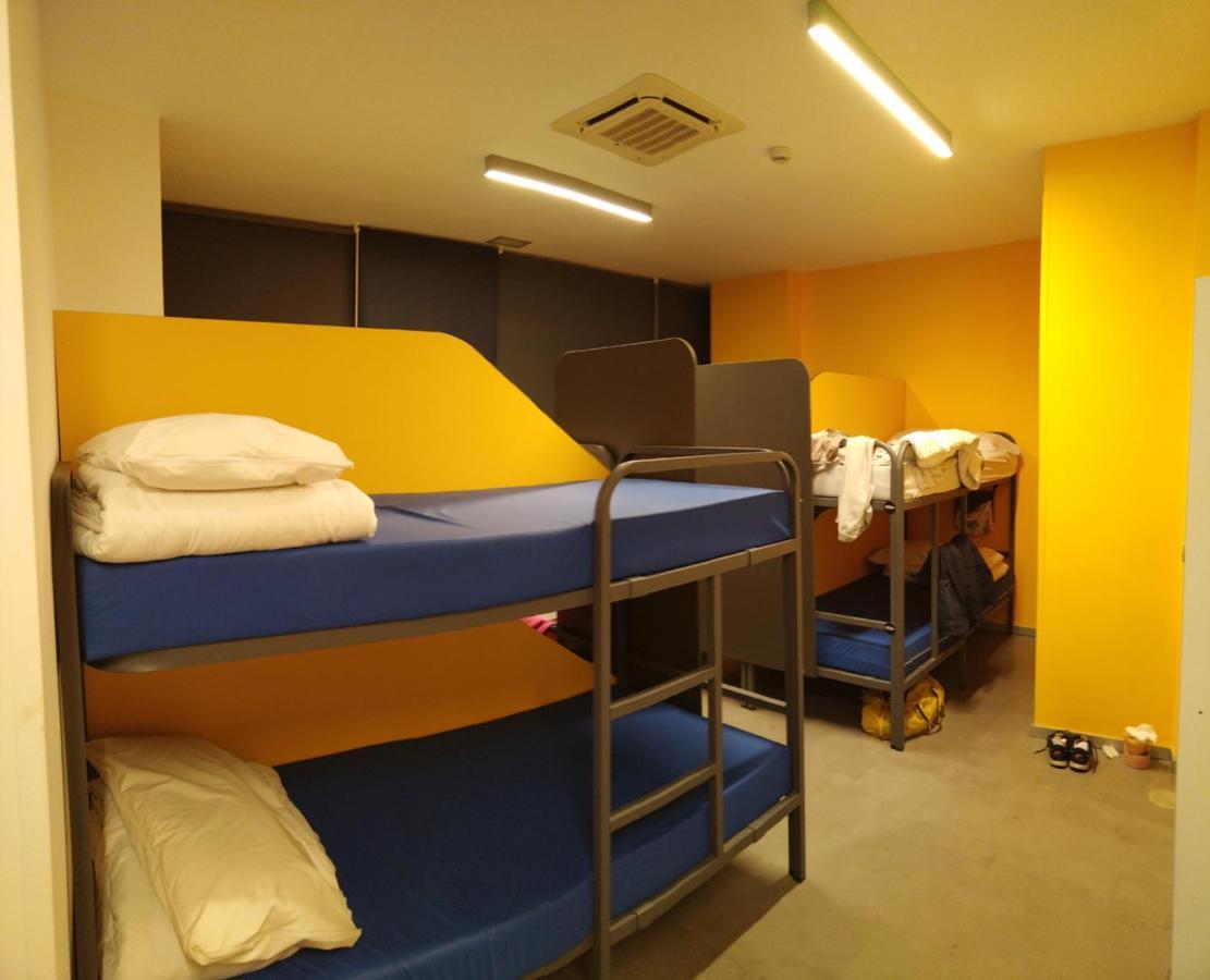 All Iron Hostel Bilbao Exterior photo