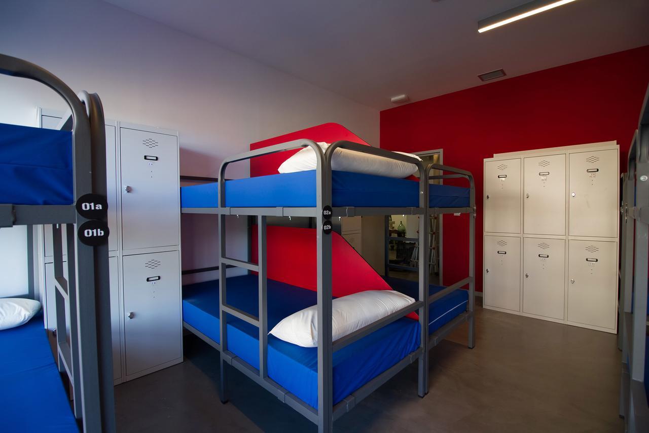 All Iron Hostel Bilbao Exterior photo