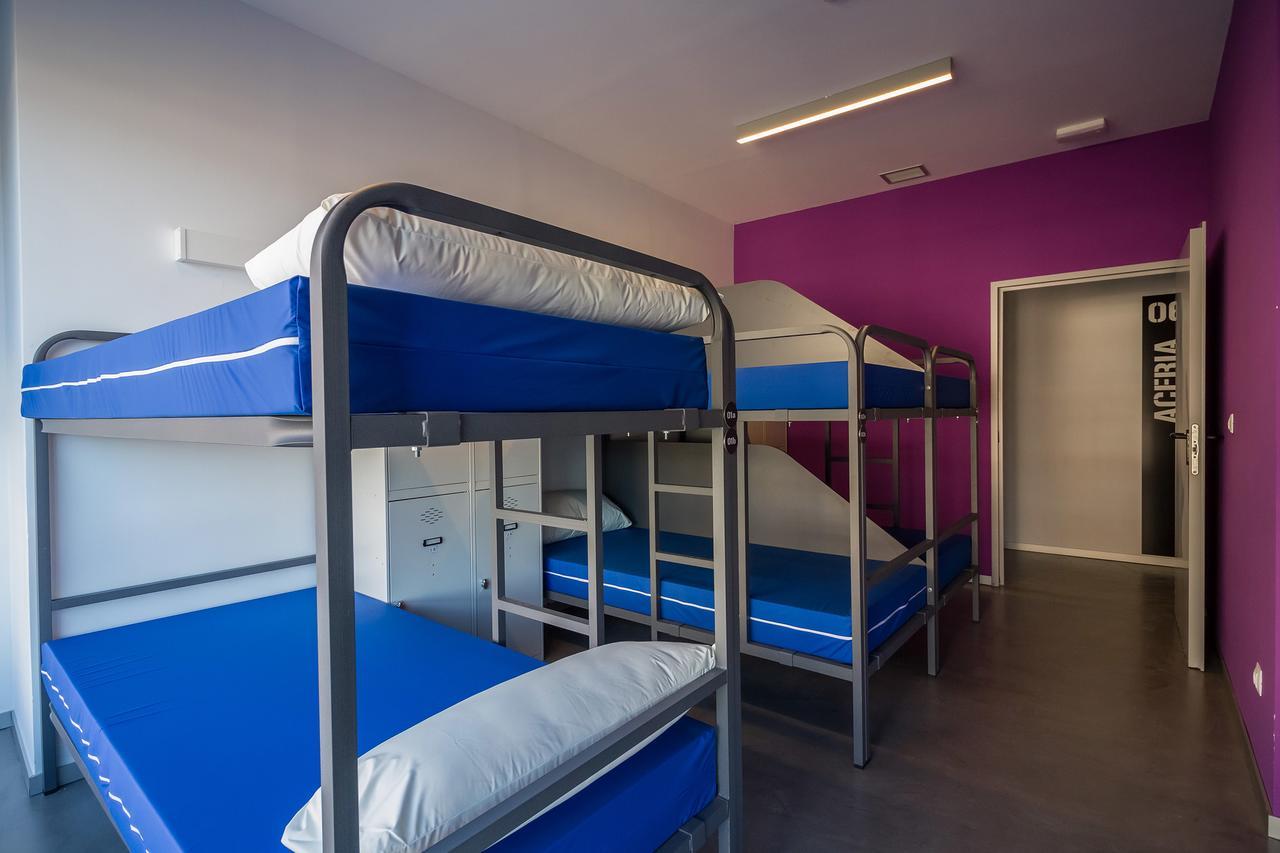 All Iron Hostel Bilbao Exterior photo