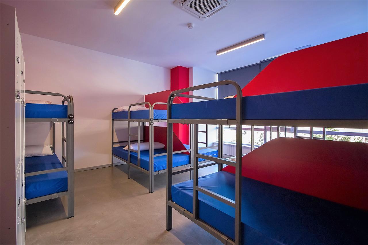 All Iron Hostel Bilbao Exterior photo